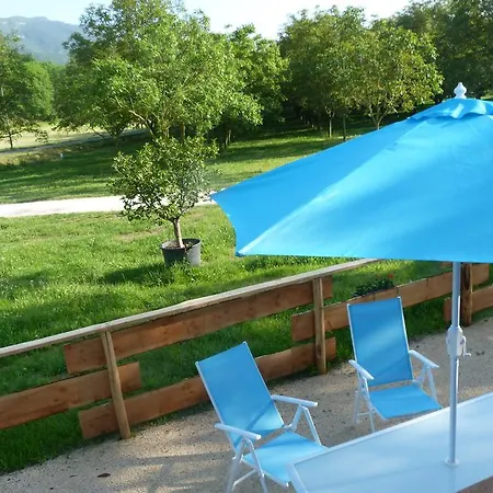 Maison d'hôtes Roulottes Au Pied Du Vercors *